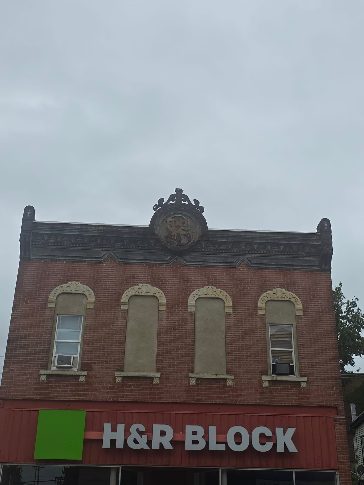 Commercial building before painting Dubuque Iowa